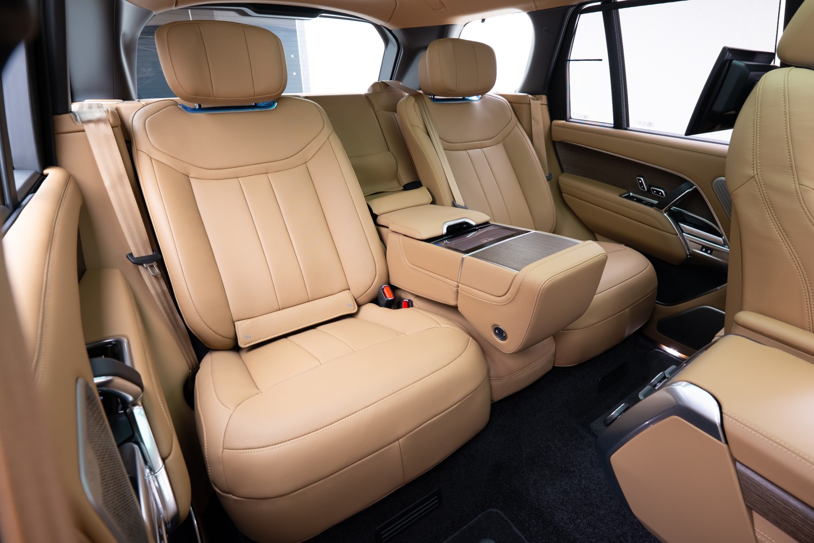 2025 RANGE ROVER P530 AUTOBIOGRAPHY LWB | MAIN DEALER WARRANTY 5 YEARS